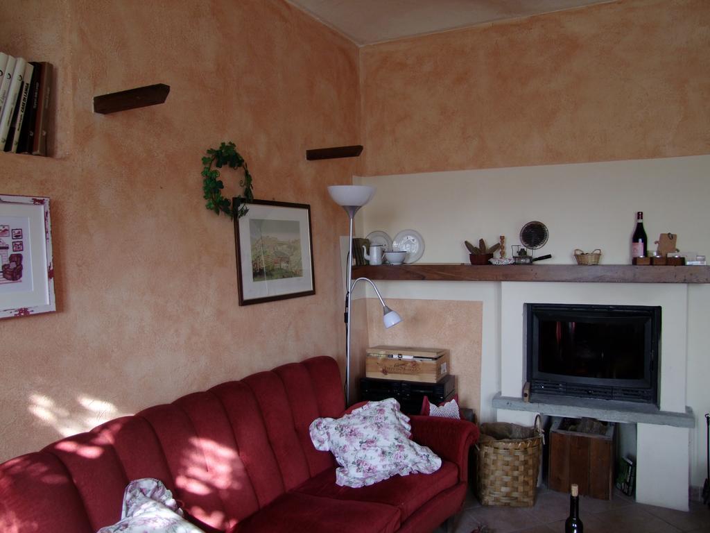 مبيت وإفطار Trezzo Tinella Casa Branzele المظهر الخارجي الصورة