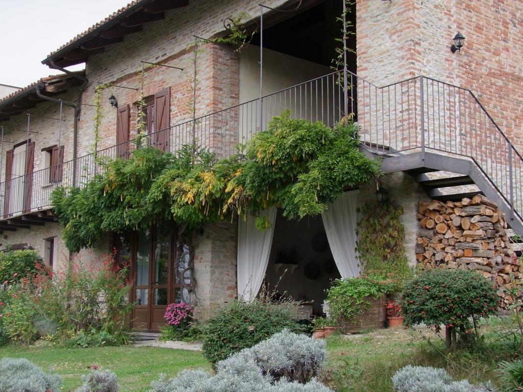 مبيت وإفطار Trezzo Tinella Casa Branzele المظهر الخارجي الصورة