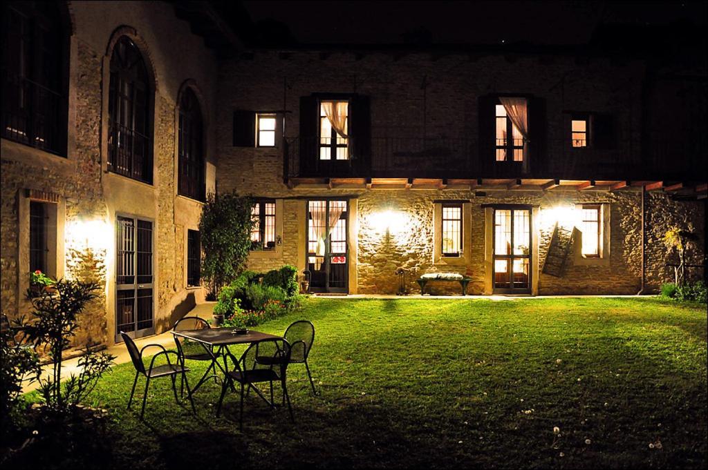 مبيت وإفطار Trezzo Tinella Casa Branzele المظهر الخارجي الصورة